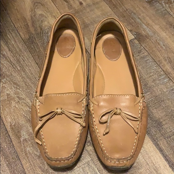 Tan Clark Loafers with Bow - Picture 2 of 9